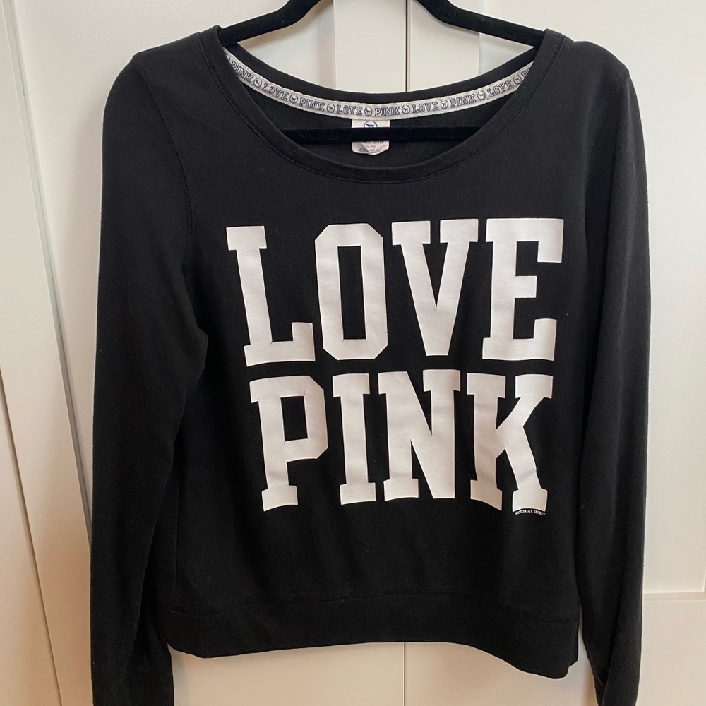 LOVE PINK a black pullover
